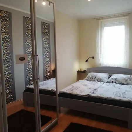 édes Otthon Apartman *